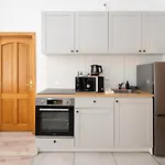 Legionow M1 - Parking, Location Apartment Lodz
