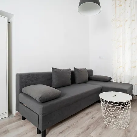 Legionow M1 - Parking, Location