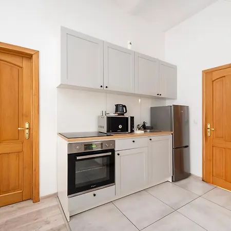 Legionow M1 - Parking, Location *