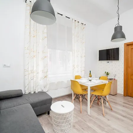 Legionow M1 - Parking, Location Lejlighed